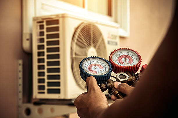 Professional Hvac technician working in New Woodstock, NY